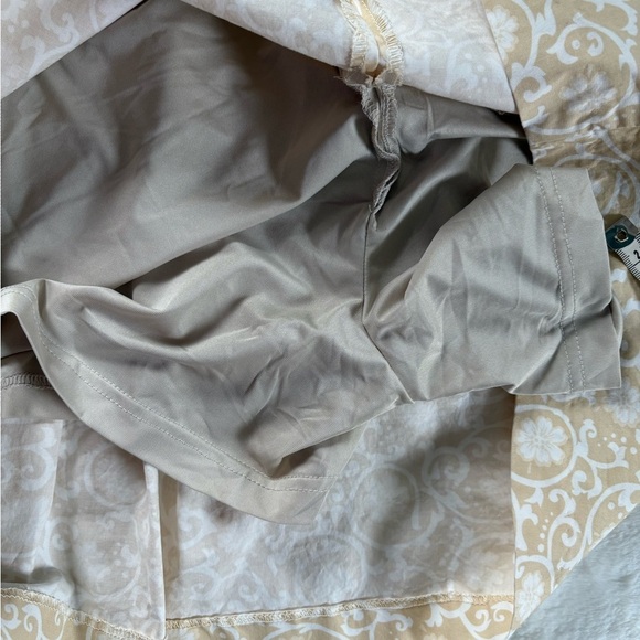 Izod Mini Skort with built in shorts Pleats and Pockets, cream Skirt Sz: 14 - Picture 7 of 9